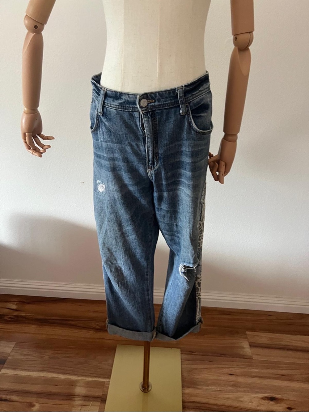 Pilcro Relaxed Blue Distressed Men's Jeans